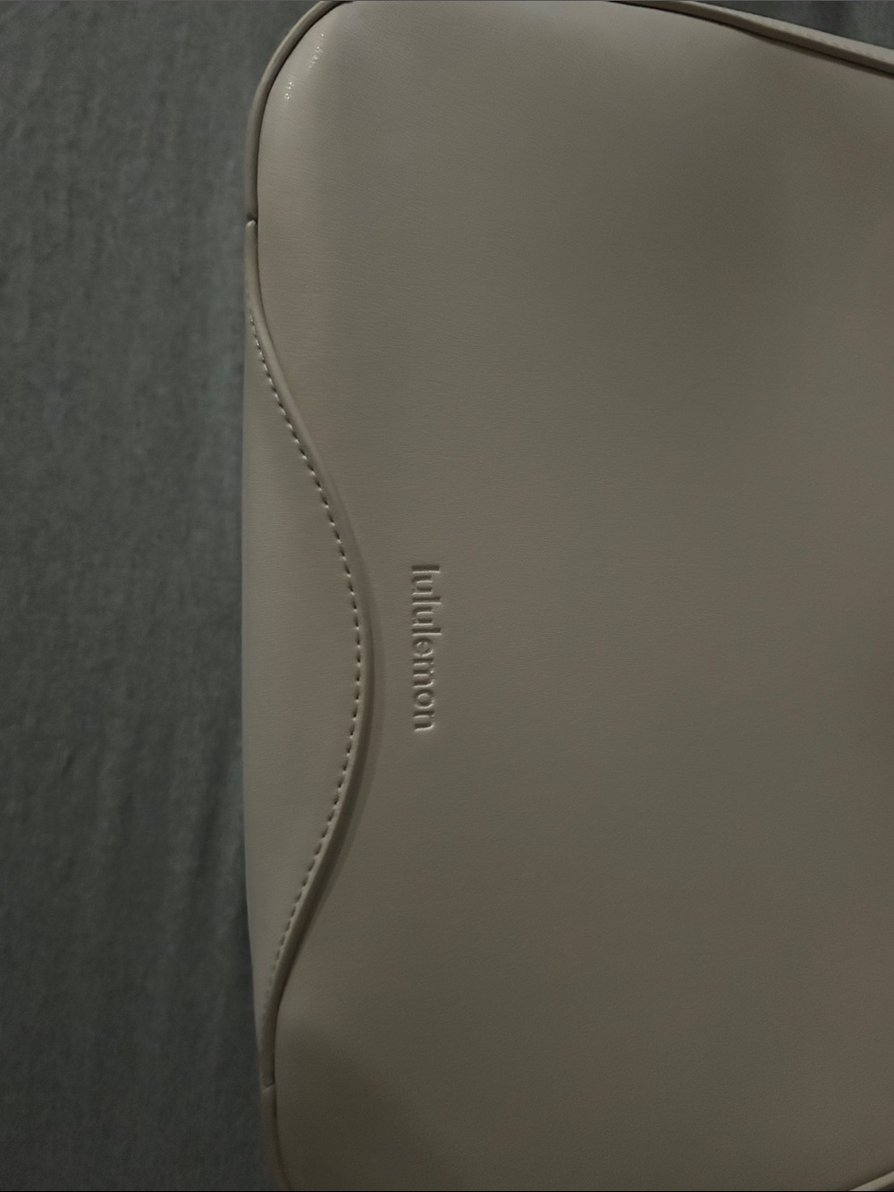 lululemon athletica Cashew Leather Shoulder Bag with dust bag - Picture 5 of 8